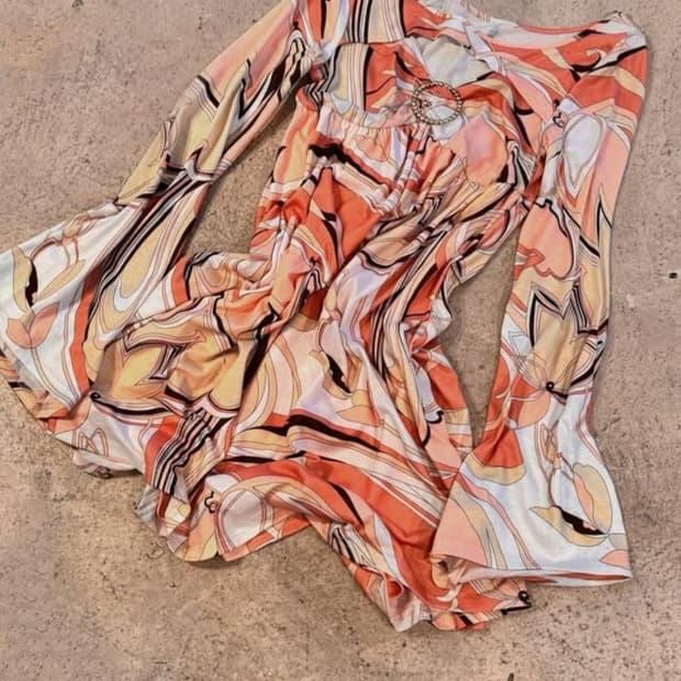 오네갸루코랄티셔츠