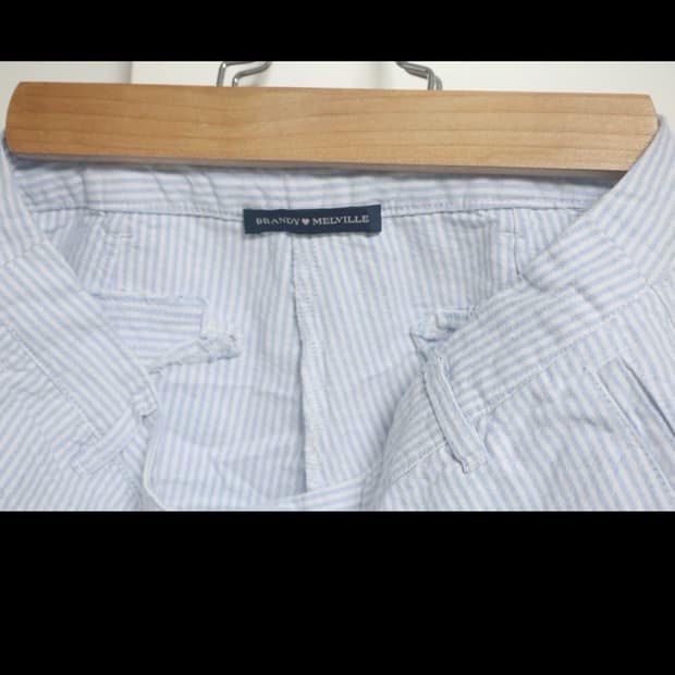 Brandy Melville 브랜디 멜빌 스트라이프 반바지 정가 3만원