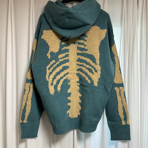 [새상품] 캐피탈 5G 본후드 니트 색소폰 3사이즈