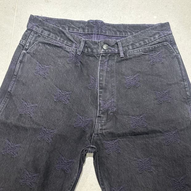 니들스 빠삐용 로고 자수 데님 팬츠