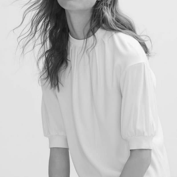 마쥬 maje 플리츠 넥 티블라우스