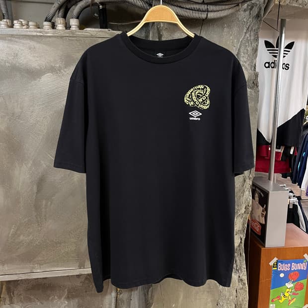 엄브로 프린팅 반팔티 블랙 100 #csz508