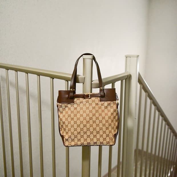 구찌 GG 캔버스 벨티드 스퀘어 숄더백(정품)