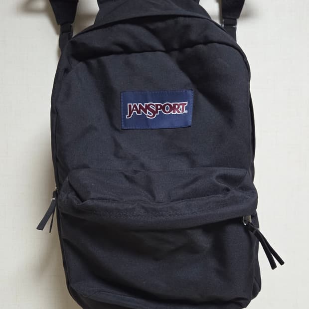 잔스포츠 검정 백팩