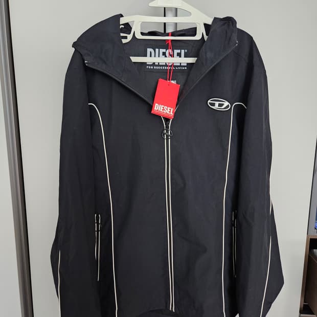 디젤 J-Hives 블랙 바람막이 L