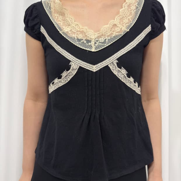 jill stuart lace detail slim top 