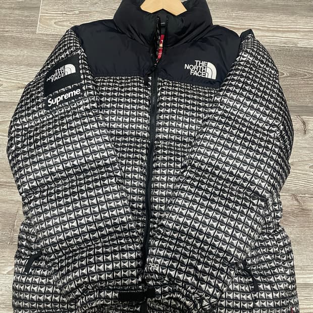 슈프림 노스페이스 스터드 눕시