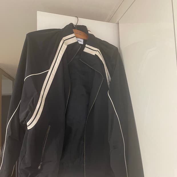 아더에러바샤르상의xl