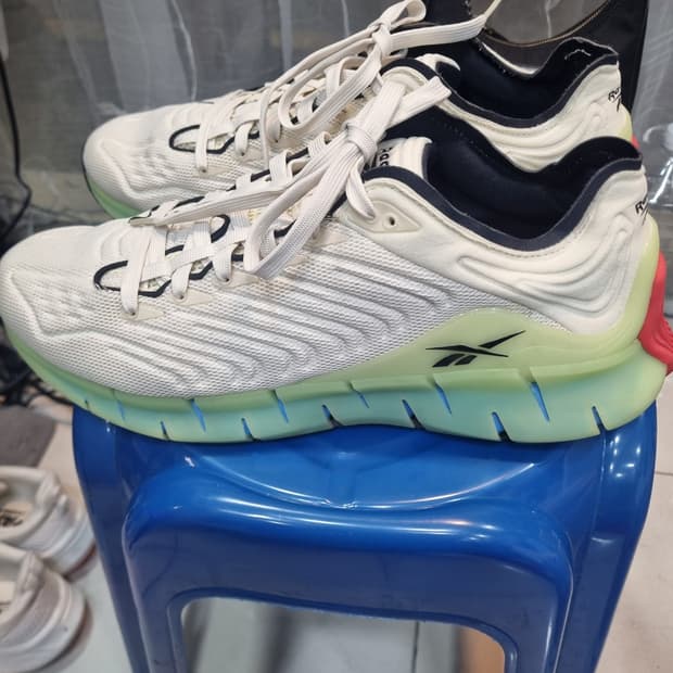 리복 지그 키네티카 290mm 운동화