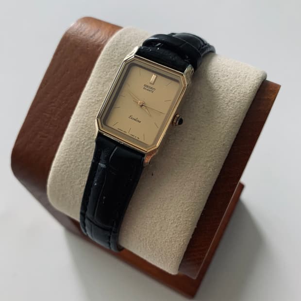 세이코 Seiko 스퀘어 쿼츠 엑셀린느