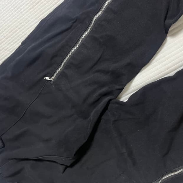 플라스틱 프로덕트 지퍼웨이브팬츠