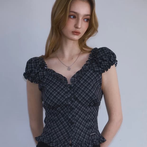 키키하음착용)Frill Shirring Sleeveless [Black]