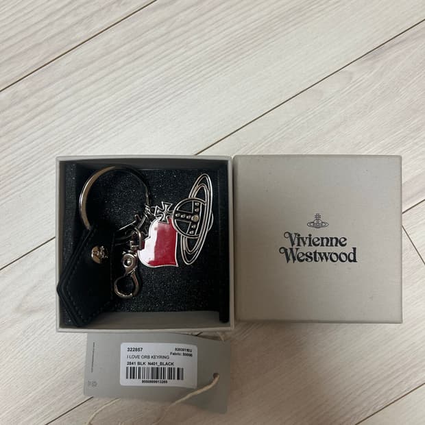 비비안웨스트우드 키체인