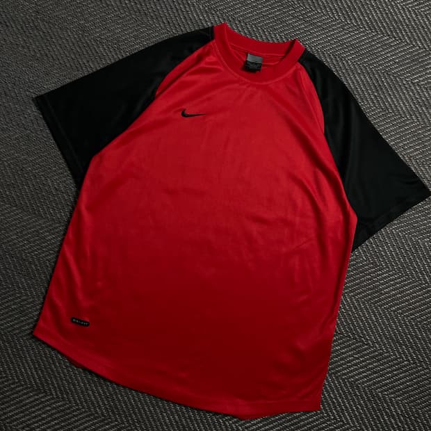 나이키 올드스쿨 드라이핏 배색 반팔 티셔츠y 4099