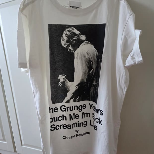 (54) 솔로이스트 커트코베인 반팔