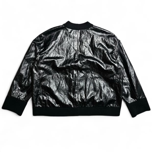 [88(66)][한섬 시스템SYSTEM] 페이크 레더 텍스트 블록 점퍼