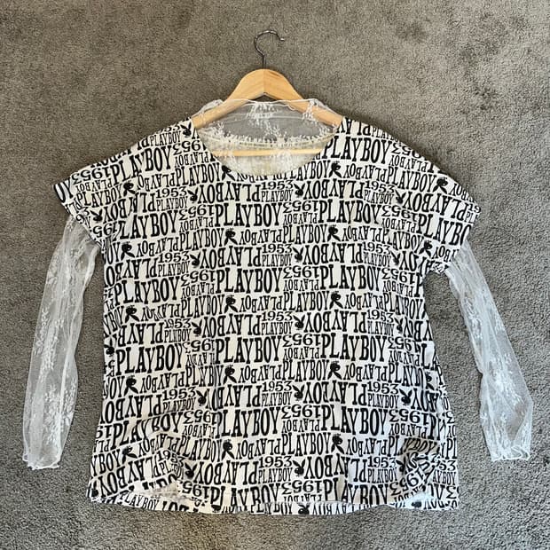플레이보이 로고 패턴 반팔 슬리브리스L
