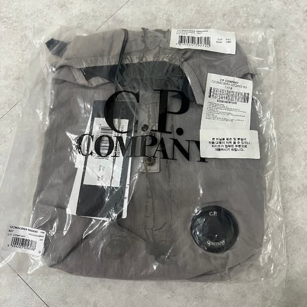 Cp컴퍼니 나일론 크로스백 렌즈 그레이 새상품