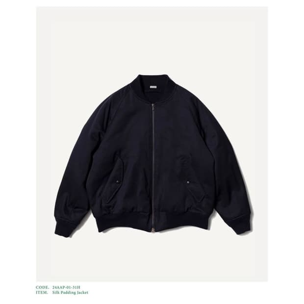 24AW 아프레쎄 실크 패딩 자켓 다크네이비 색상 2사이즈 판매합니다
