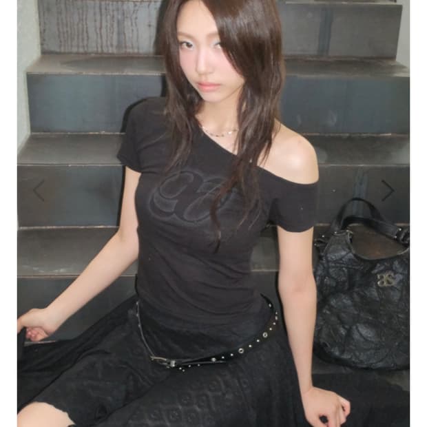애즈온 키키 슬림 티셔츠 블랙