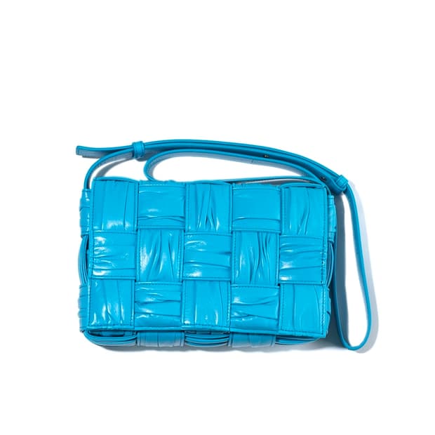 보테가베네타 플리츠 레더 카세트백