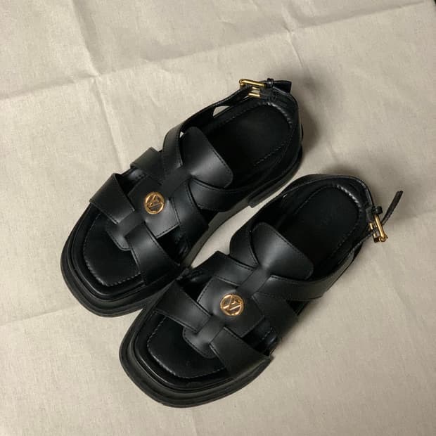 루이비통 마야 플랫폼 샌들 36사이즈