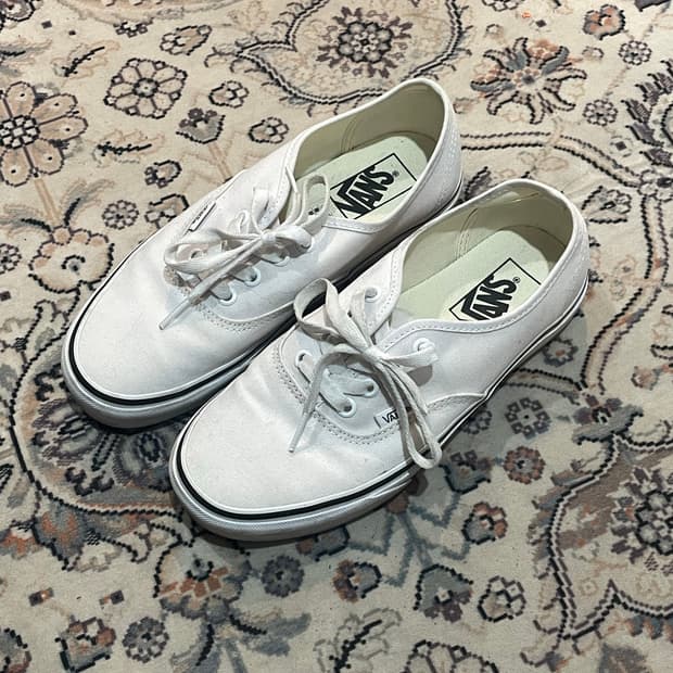 반스 어센틱 화이트