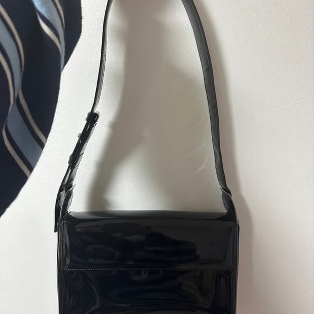 페라가모 블랙 숄더백