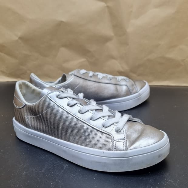 아디다스 코트밴티지 실버 스니커즈225