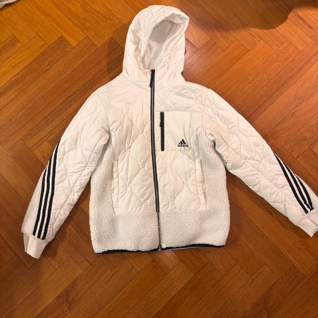 아디다스 경량패딩