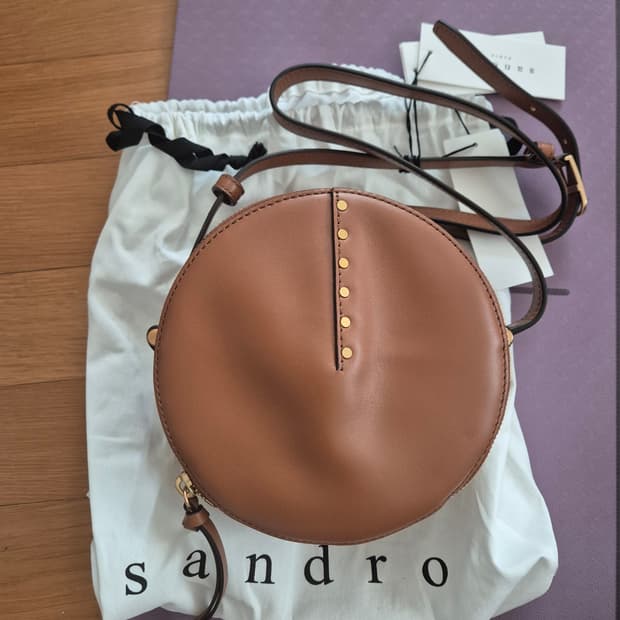 (새상품) 산드로 염소가죽 크로스백