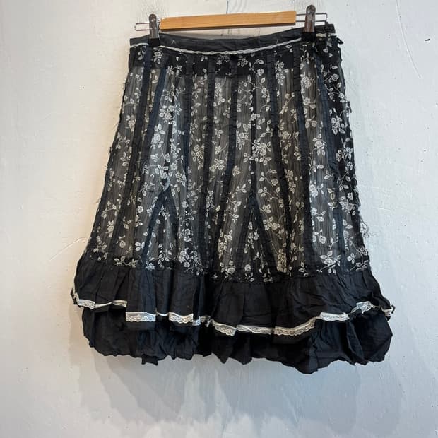 BLACK BUTTERFLY JPN 프릴 스커트 치마 