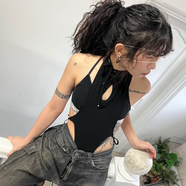 혜인서 레이어드 홀터 바디수트 