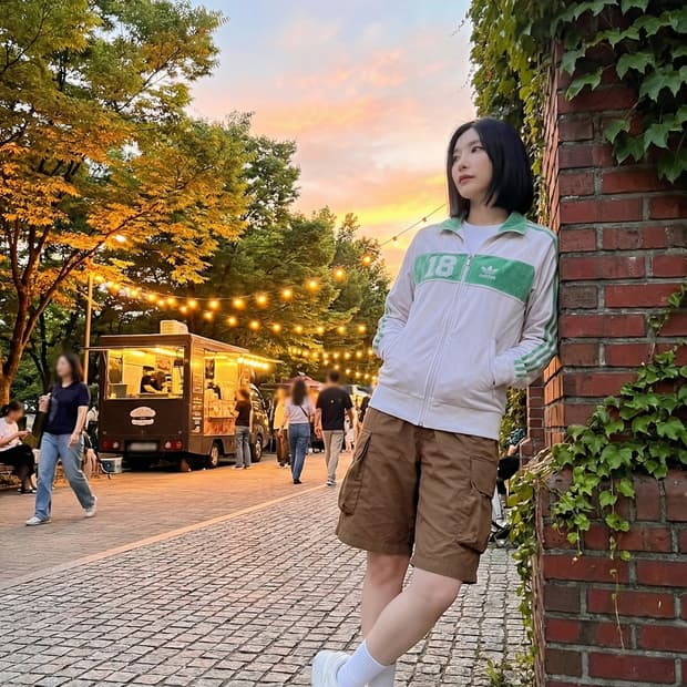 🌿 adidas 오리지널 트랙 집업 – 화이트 × 그린 (18 넘버)