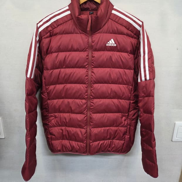 아디다스 에센셜 삼선 덕다운 경량패딩 L 버건디 