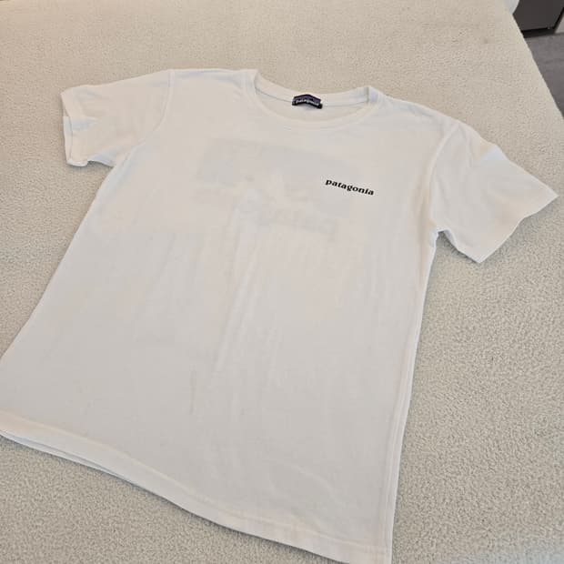 파타고니아 흰색 반팔 티셔츠 S
