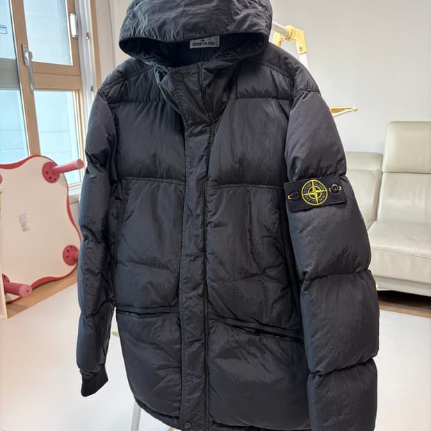 스톤아일랜드 나일론 메탈 다운 패딩(L)