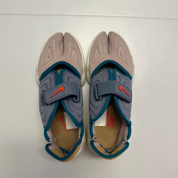 나이키 아쿠아리프트 파슬스톤 240