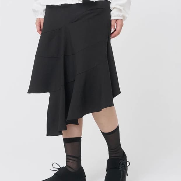 미세키서울 diagonal  미디스커트 블랙 