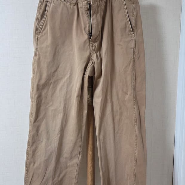 폴로 베이지 면바지