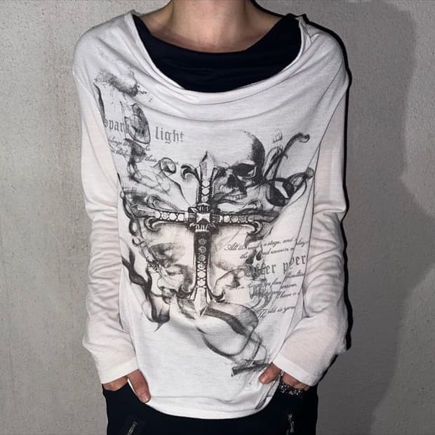 Cross stretched neck sleeves