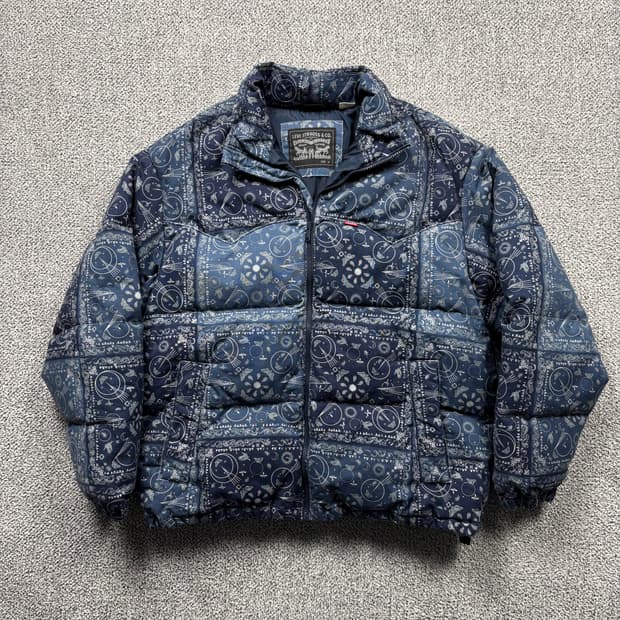 리바이스 레드탭 반다나 패턴 덕다운 패딩