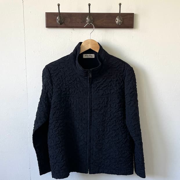 Blue Vine 블랙 프릴 자켓