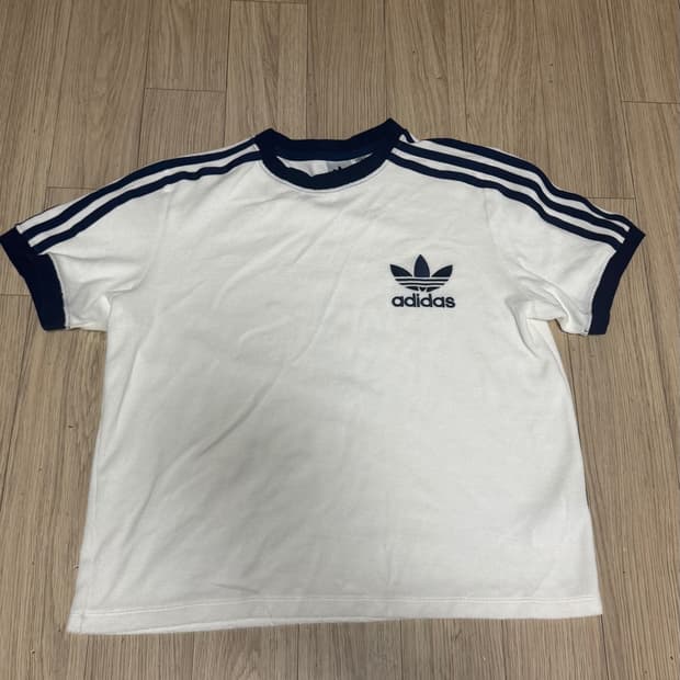 아디다스 흰색 반팔 테리 티셔츠 M