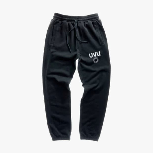 [M] UVU 인시그니아 스웻팬츠 블랙