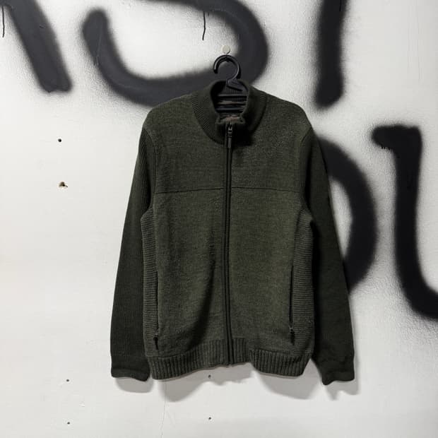 닥스 원 포인트 가죽 패치 디테일 울 혼방 집업 니트 자켓