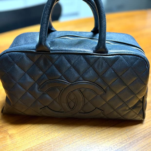 샤넬 제니 보스턴백 블랙 캐비어