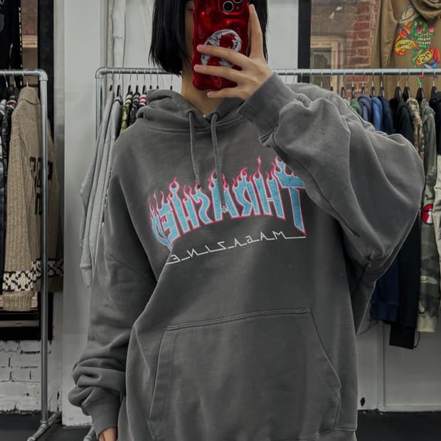 트레셔 플레임 로고 후드티