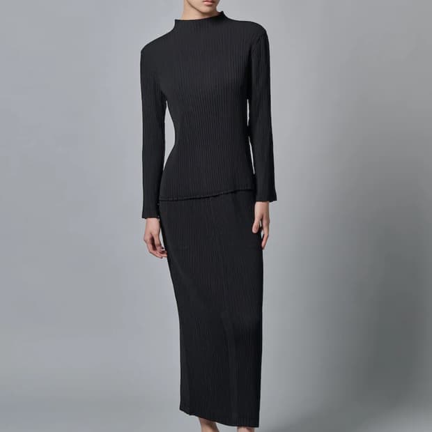 이세이미야케 해칭스커트 블랙 국내 매장 구입