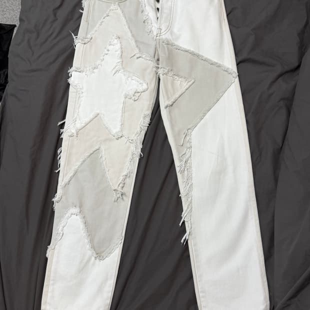 [아크네 스튜디오] 스타 패치 데님 팬츠